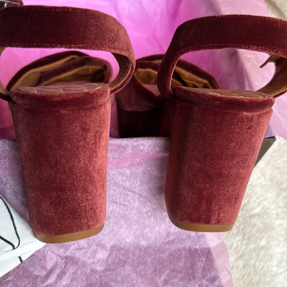 nib CHIE MIHARA ‘Dot’ Velour Platform Heel Sandals in Red size 7 - Picture 6 of 9